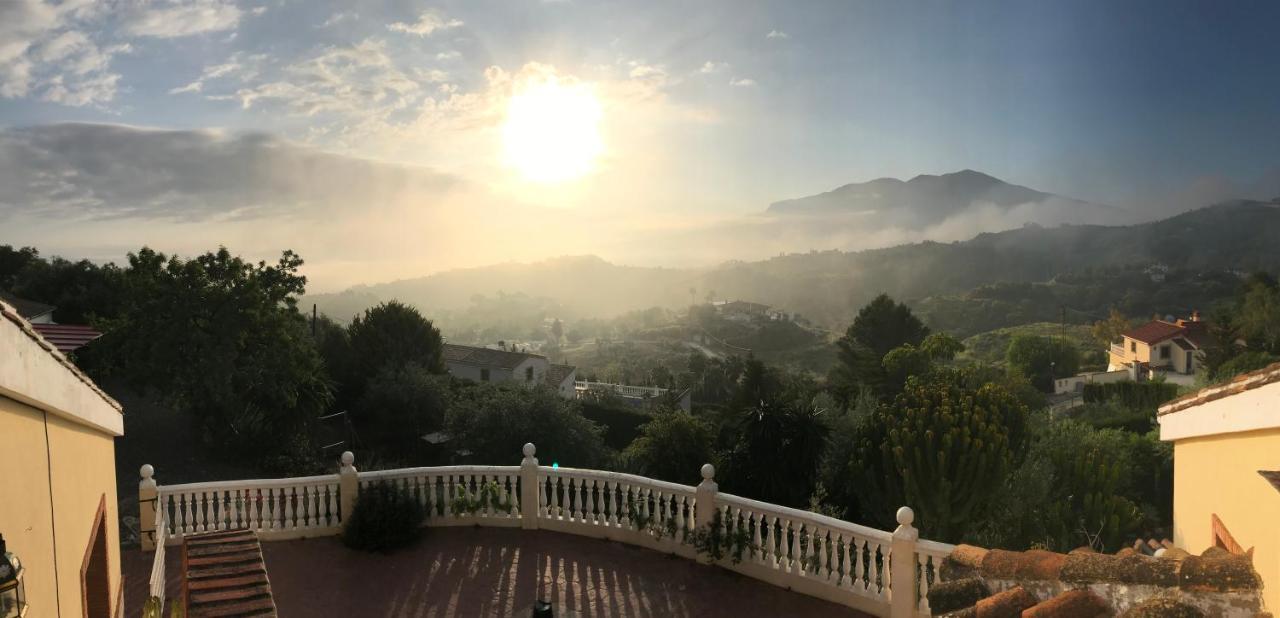 Studio Views Apartment, Cortijo Fruitful Hills Málaga Buitenkant foto