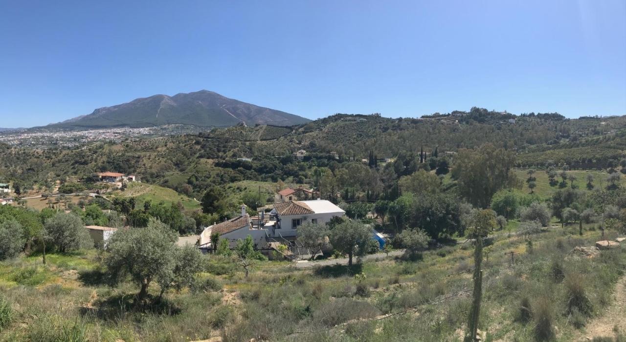 Studio Views Apartment, Cortijo Fruitful Hills Málaga Buitenkant foto